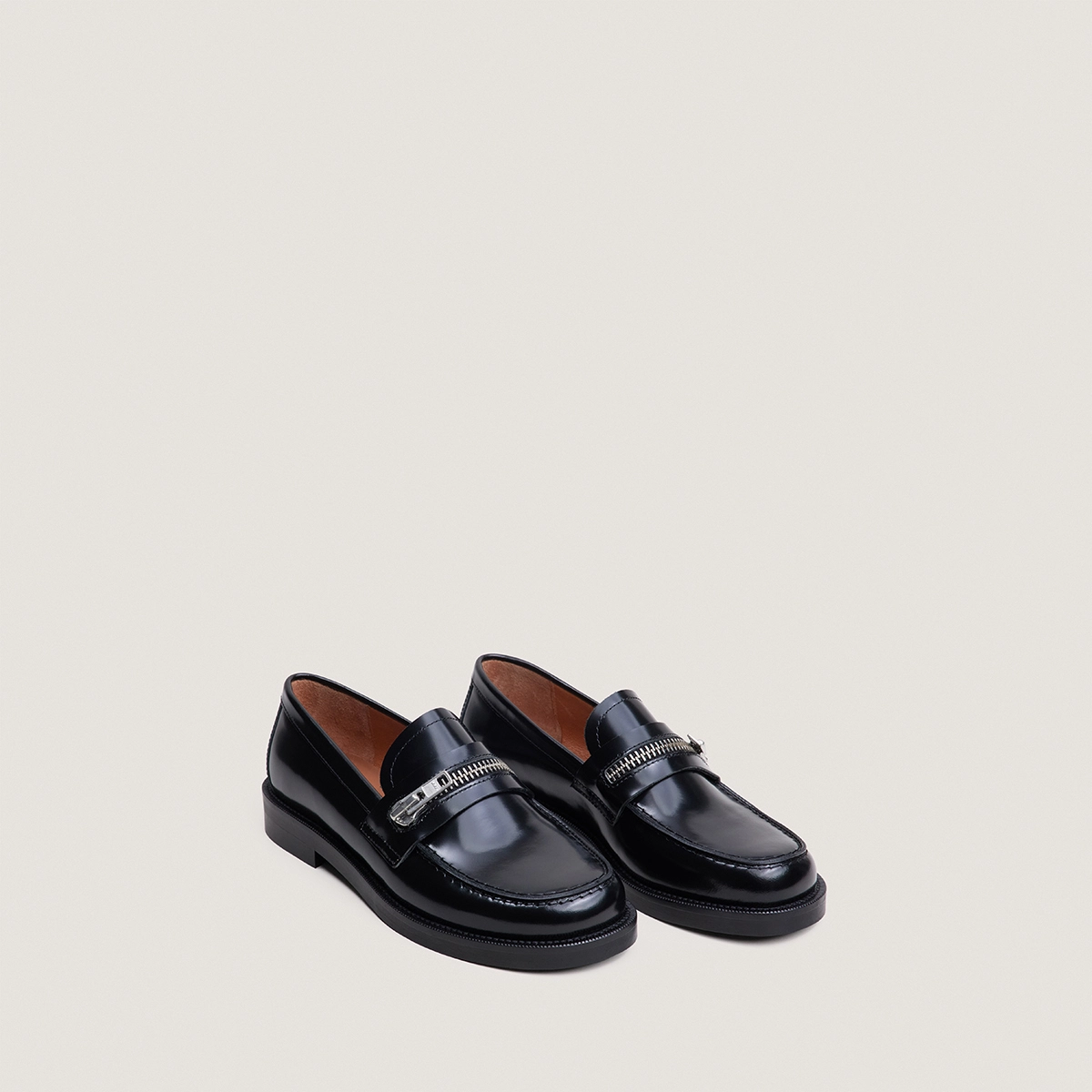 Zip loafers in black glazed leather | DOLIP