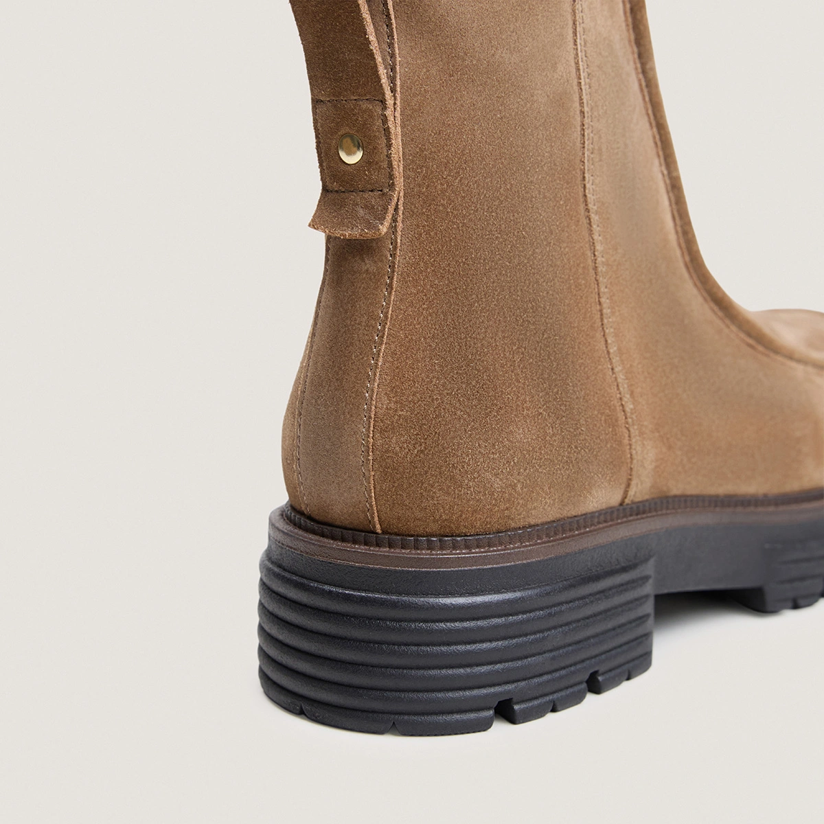 Round-Toe Ankle Boots with Lug Soles in beige split leather | AVI