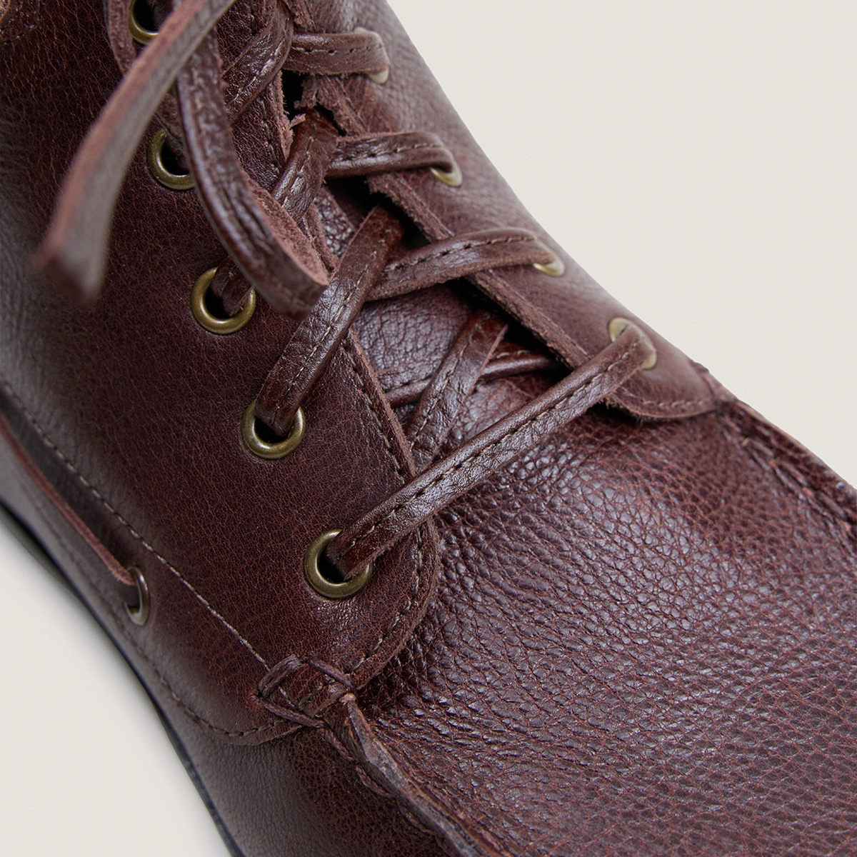 Lace-up boots in brown grained leather and beige fluffy | TEAM
