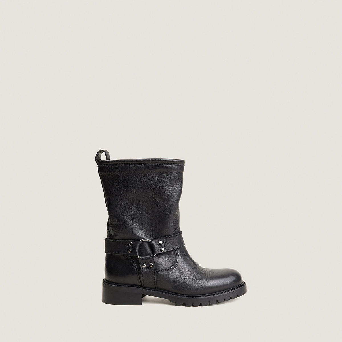 Round-toed boots in black grained leather | RIO