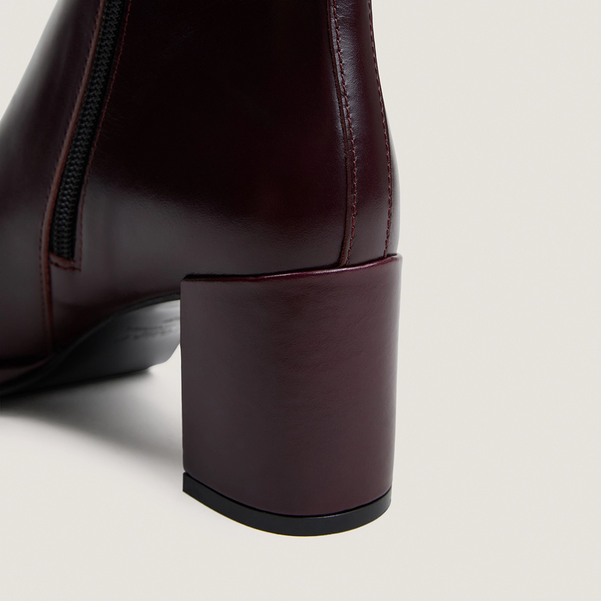 Heeled ankle boots in burgundy leather | DIBRINA