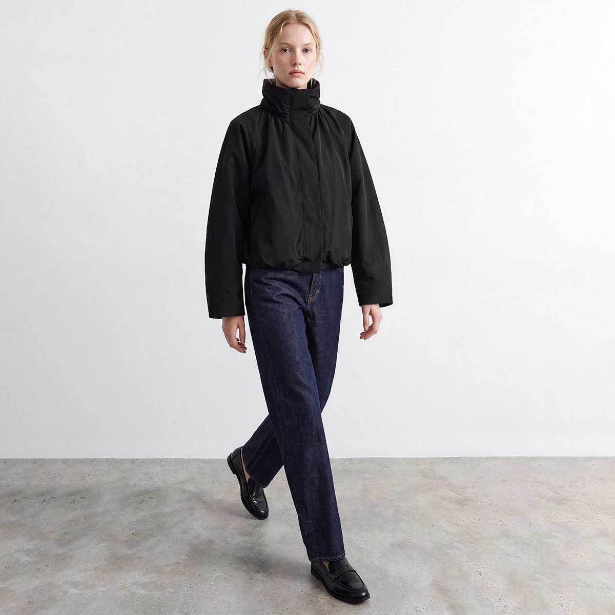 Round-toe loafers in black leather | THELMA