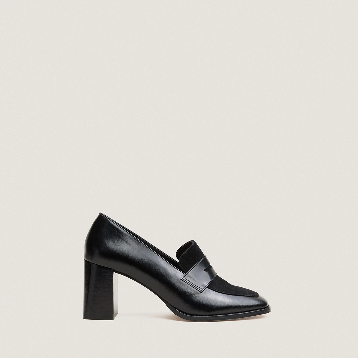 Heeled Loafers in black leather and velvet | VARIA