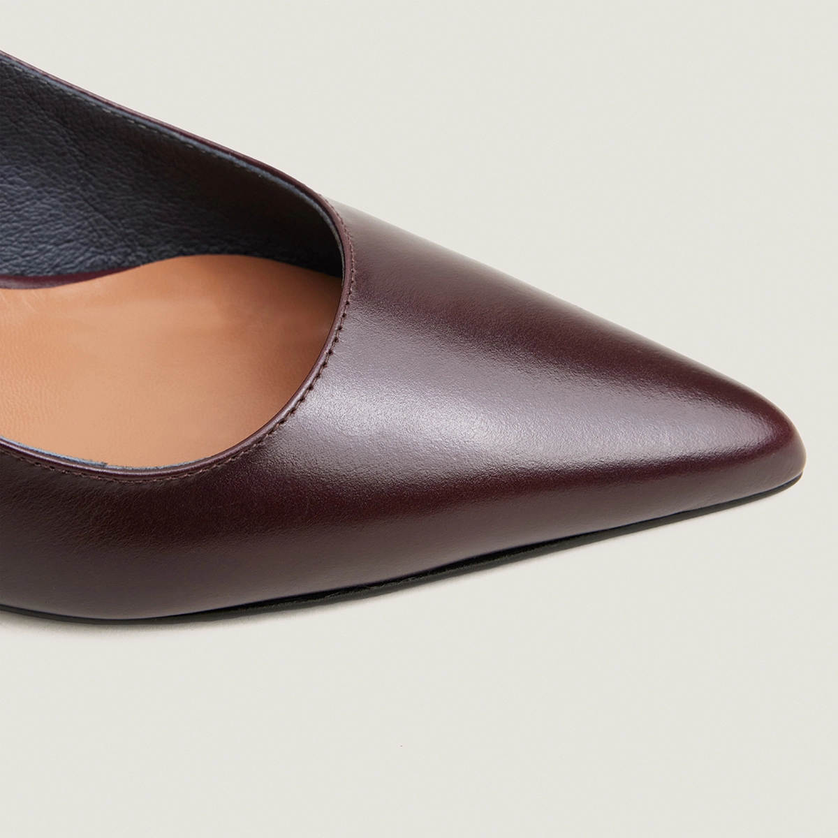 Pointed-toe slingbacks in bordeaux leather | DOUALA