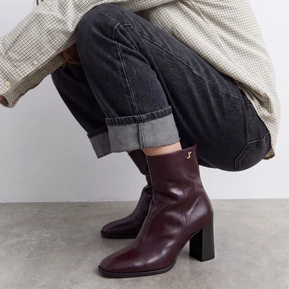 Heeled monogram ankle boots in burgundy leather | vaubas
