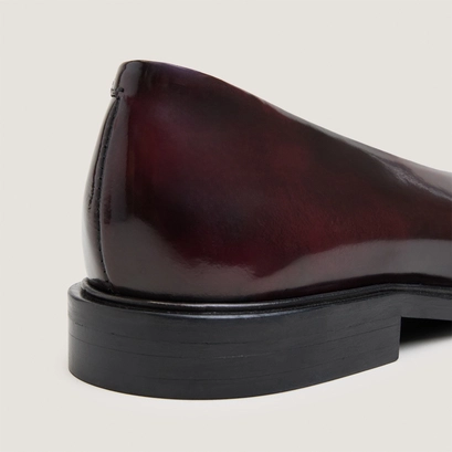 Ballet flats with low heels and round toes burgundy