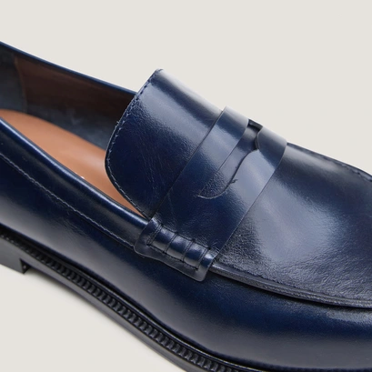 Round-toe loafers navy