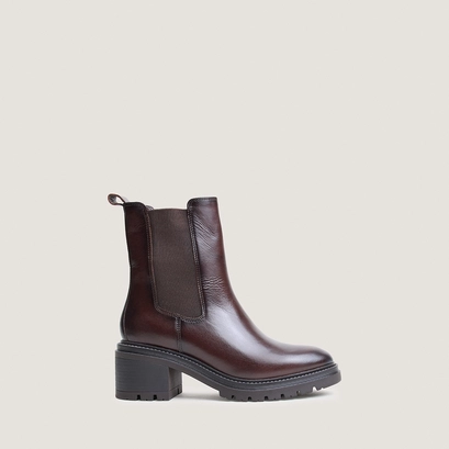 Ankle boots with lug soles in reddish-brow leather | astros
