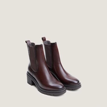 Ankle boots with lug soles in reddish-brow leather | astros