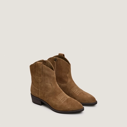 Ankle boots with low heels tobacco