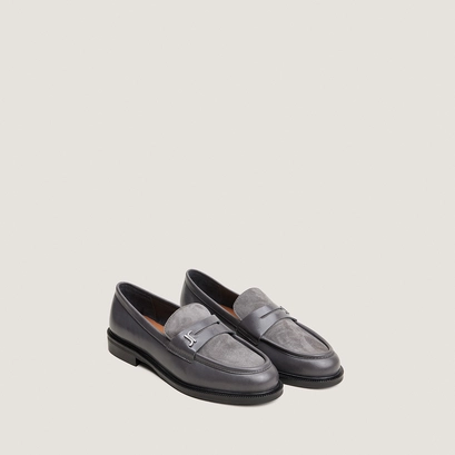 Round-toed loafers with monograms grey