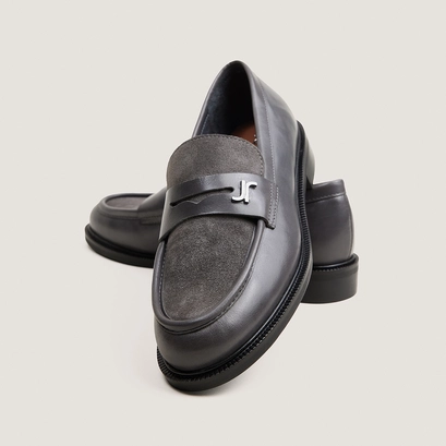 Round-toed loafers with monograms grey