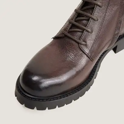 Lace-up lowboots brown