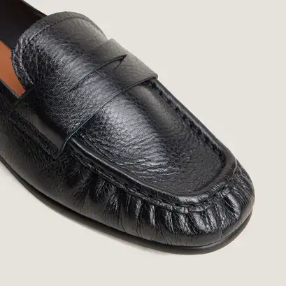 Flat ruched loafers black
