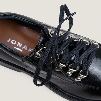 Lace-up derbies black