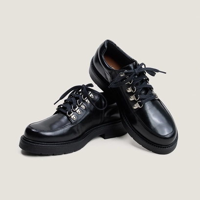 Lace-up derbies black