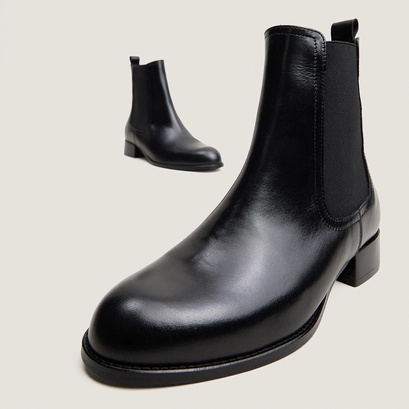 Elastic-sided boots black