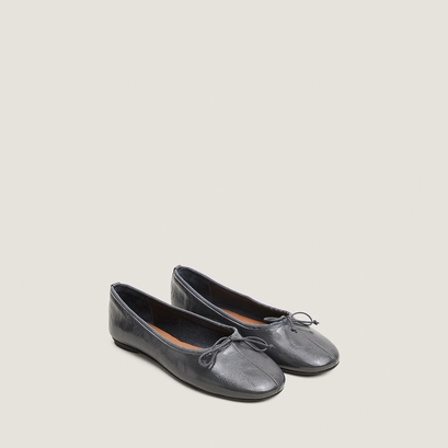 Ballet flats with small laces grey