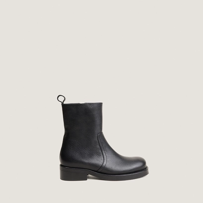 Lace-up heeled ankle boots black