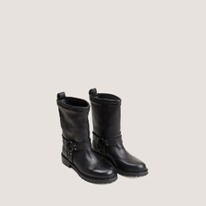 Round-toed lowboots black