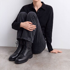 Lace-up heeled lowboots black