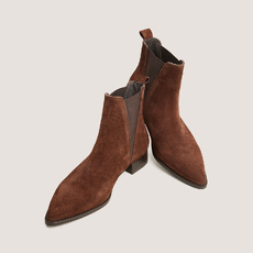 Heeled Chelsea lowboots with pointed toes brown