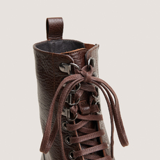 Lace-up heeled lowboots brown