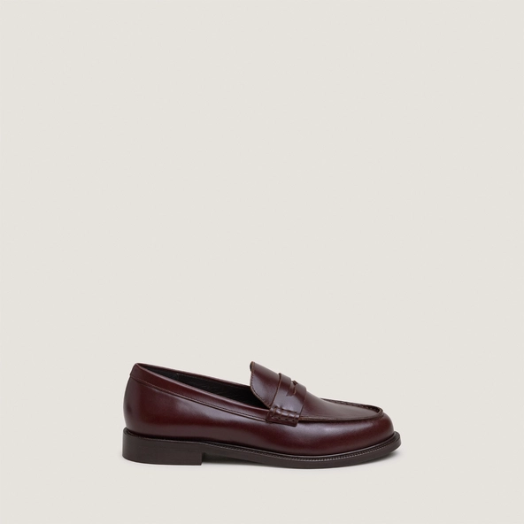 Round-toe loafers in brown leather | DRACULA