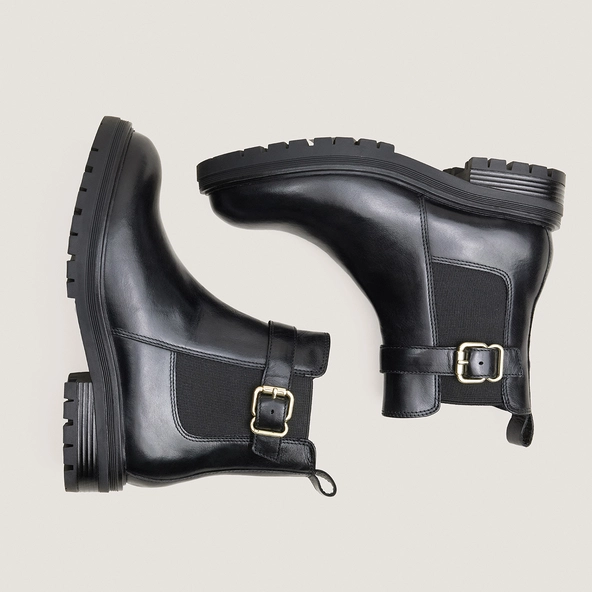 Low boots with buckles and lug soles in black leather | AGILE