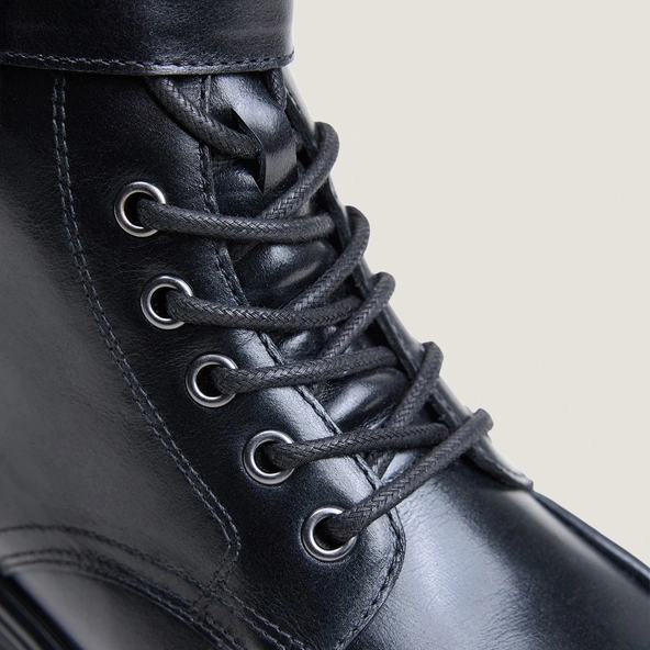 Low boots with buckles and laces in black leather | ALBO