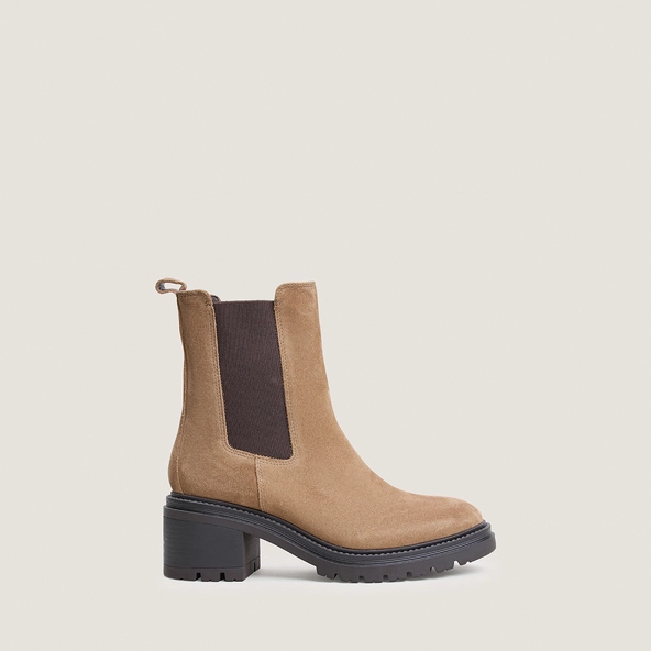 Chelsea boots with lug soles in beige split leather | ASTROS