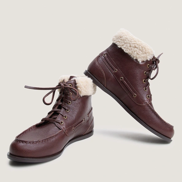Lace-up boots in brown grained leather and beige fluffy | TEAM