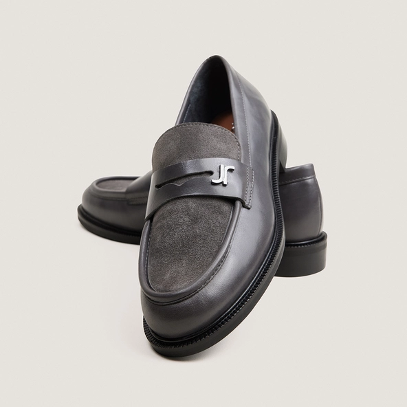 Round-toed loafers with monograms in grey leather and grey suede | DUEDI