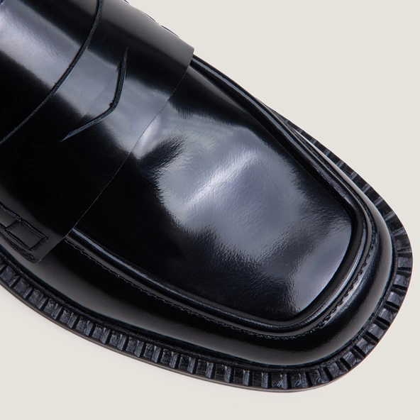 Square-toe loafers in black leather | DIBONA