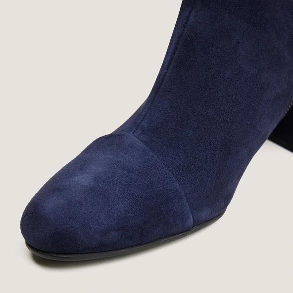Heeled ankle boots in navy blue suede | DONIAMA