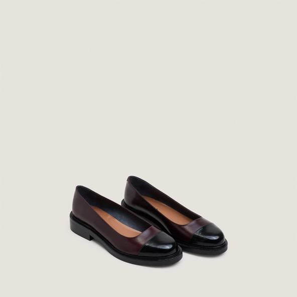 Round-toe ballet flats with low heels in black shiny leather and burgundy leather | DOUM