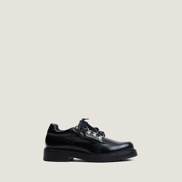 Lace-up derbies in black leather | DOEILLET