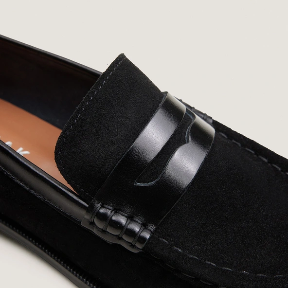 Round-toe loafers in black suede and black leather | DELICE