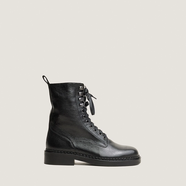 Lace-up heeled ankle boots in black grained leather | DOLL