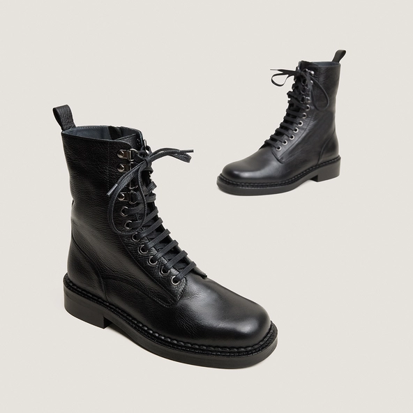 Lace-up heeled ankle boots in black grained leather | DOLL
