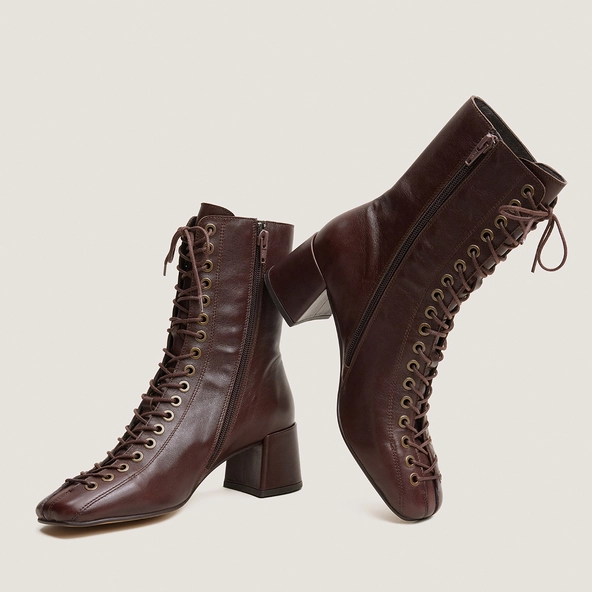 Lace-up heeled ankle boots in brown leather | VAMELINE