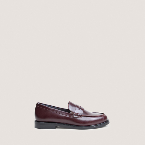 Round-toe loafers burgundy
