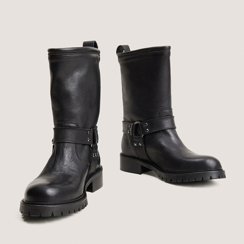 Round-toed lowboots black