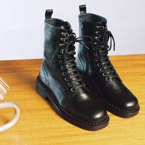 Lace-up heeled lowboots black