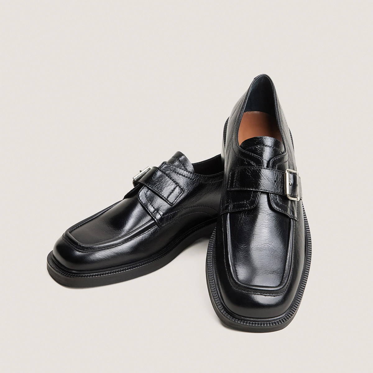Buckle derbies in aged black leather | DAMELIA