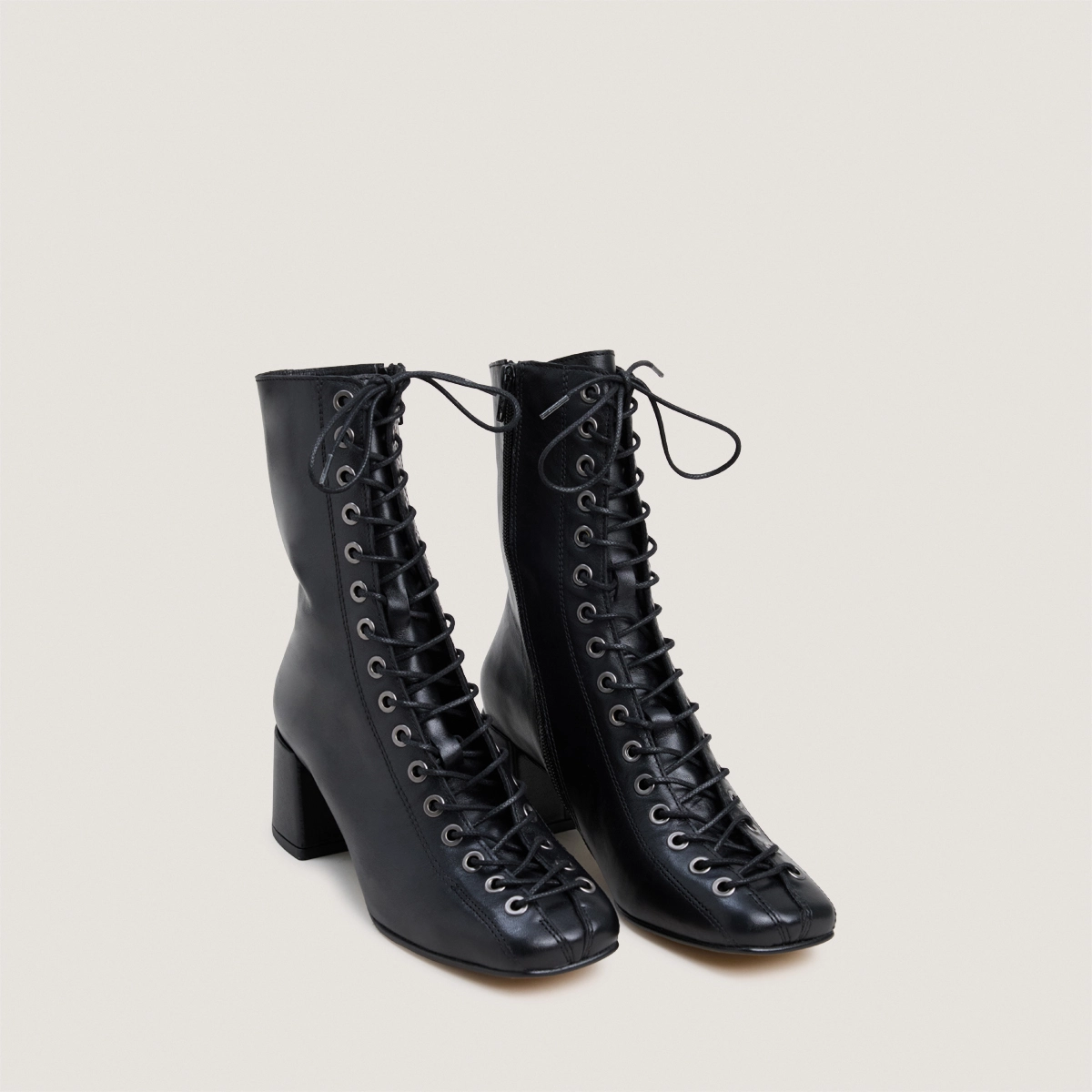 Heeled ankle boots in black leather | VAMELINE
