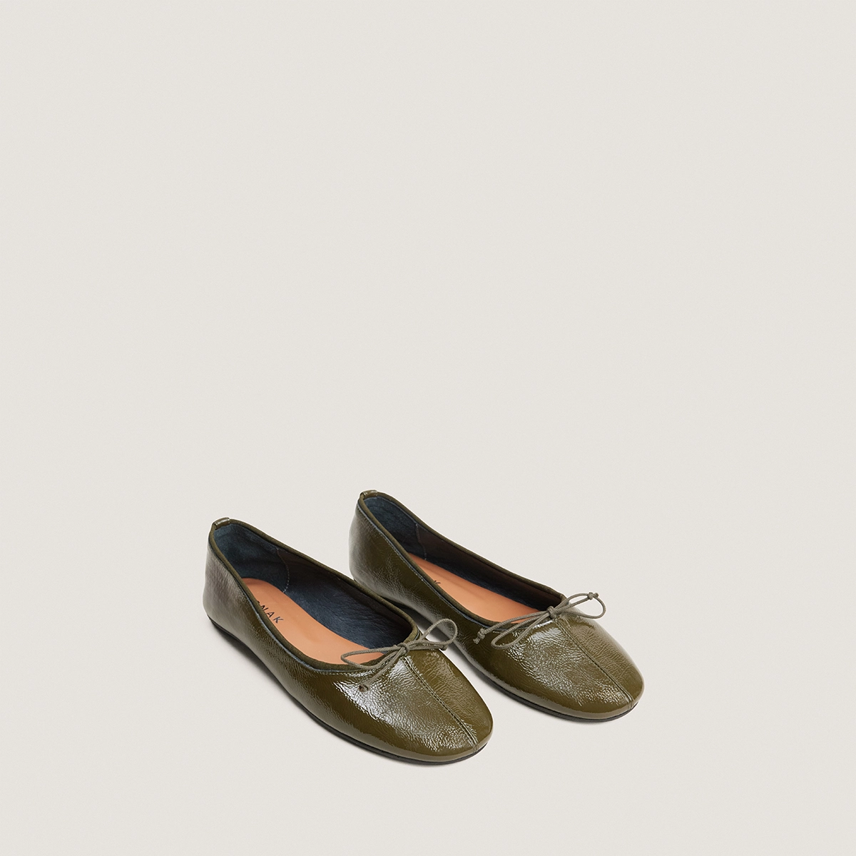 Round-toe ballet flats with delicate laces in khaki pleated patent leather | DALLETTE