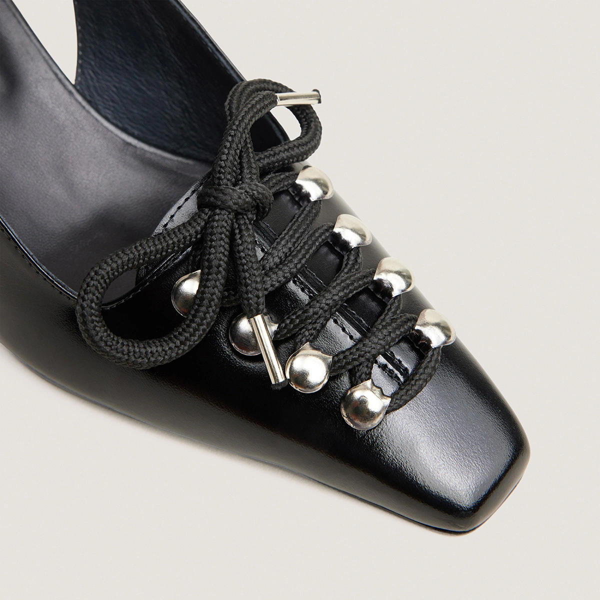 Lace-Up Slingback Pumps in black glazed leather | DINUS