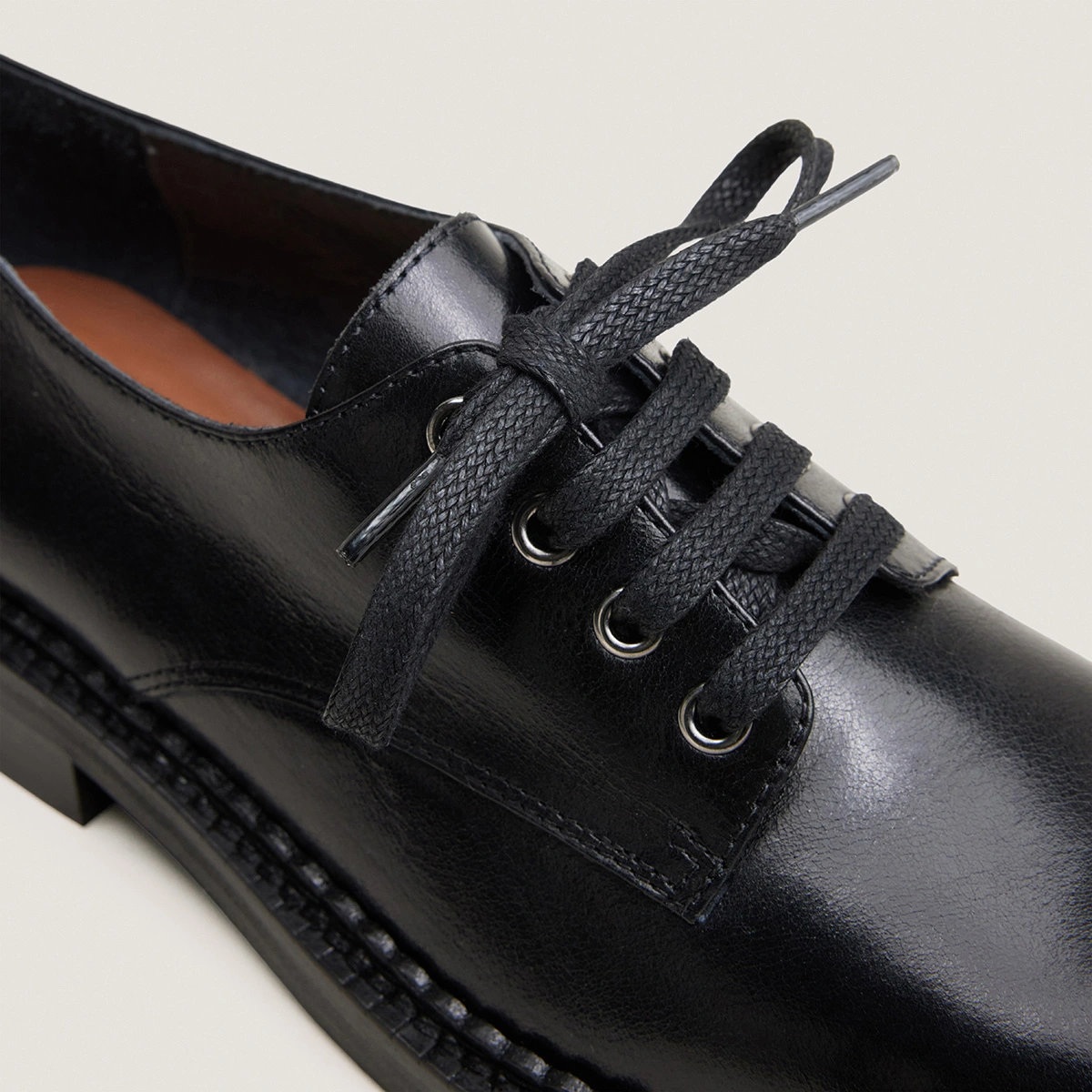 Lace-up derbies in black leather | DIVONE