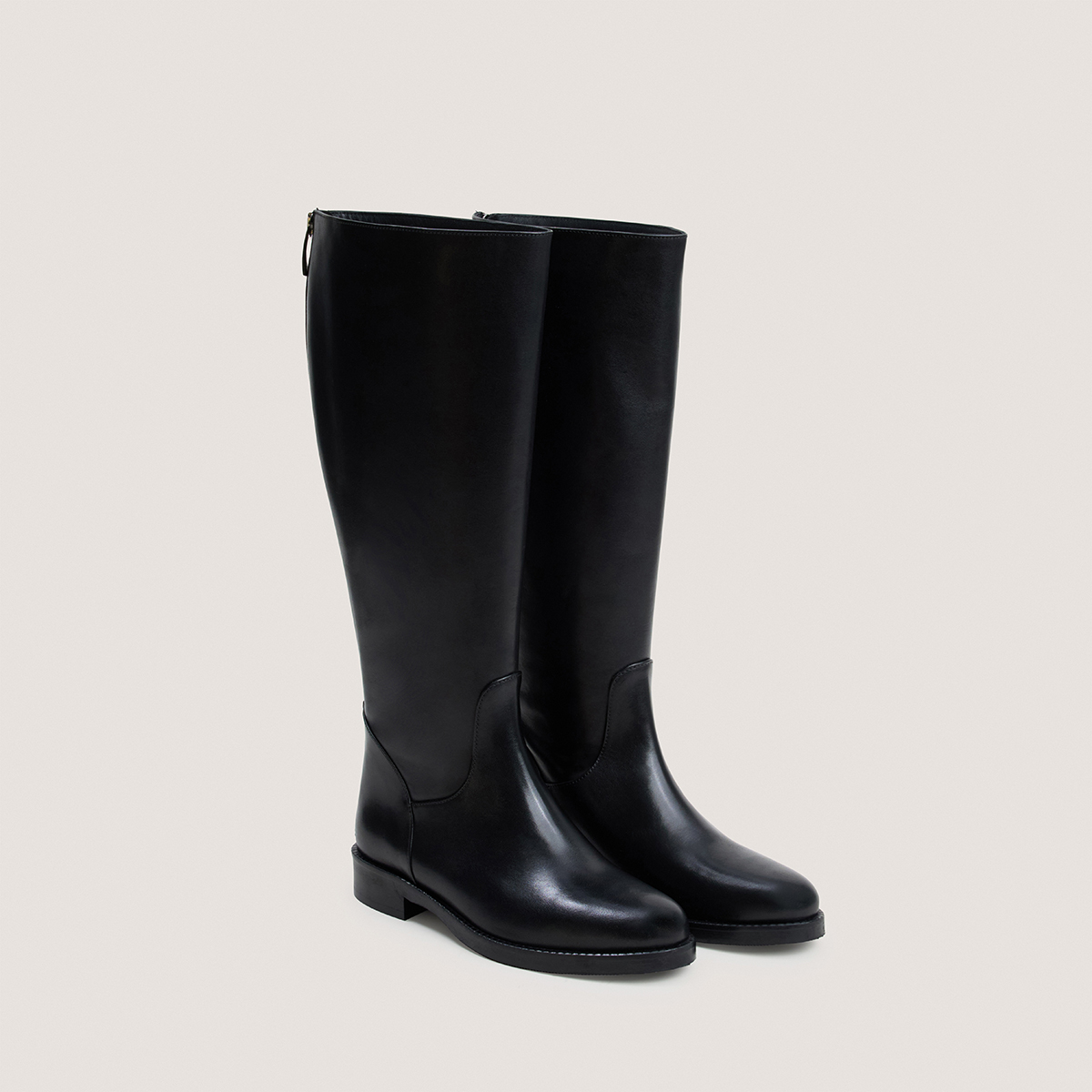 Round-Toe Boots in black leather wide calf size L | FLEUR